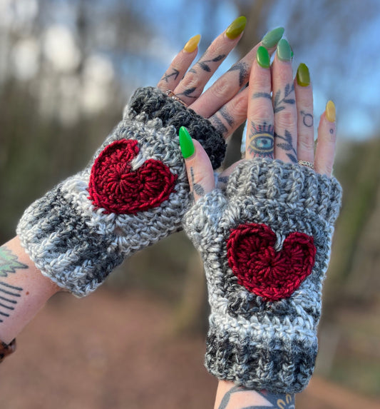 Valentine Sweetheart Mitts